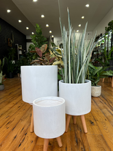 Load image into Gallery viewer, White Deco Design Fibreclay Pot With Legs
